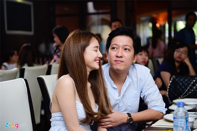 Truong Giang lai xe dua Nha Phuong du su kien hinh anh 4