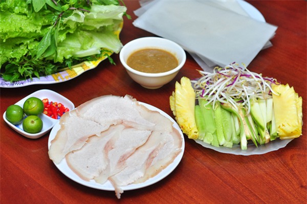 bánh tráng cuốn thịt heo