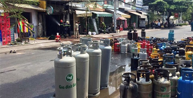 Nam thanh niên nghi ngáo đá, nổ bình ga tự sát ở Sài Gòn