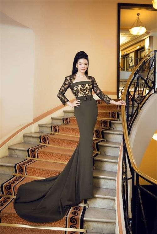 ly nha ky khoe voc dang kieu sa tren tham do cannes hinh anh 3