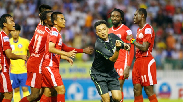 Trọng tài, V-League, Võ Minh Trí, Phùng Đình Dũng