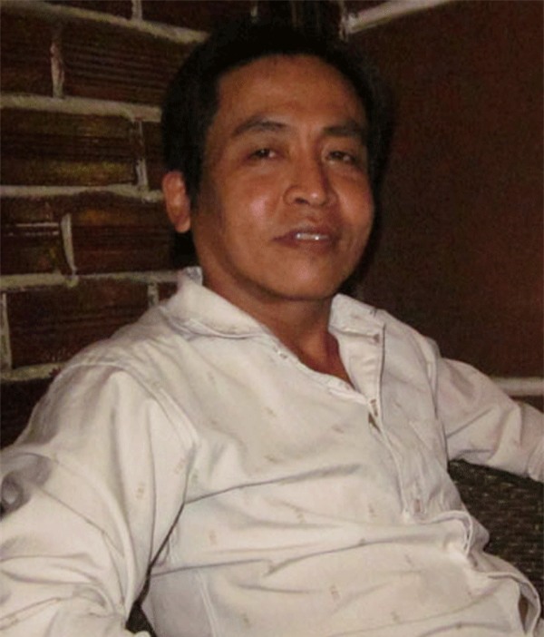 Anh Lâm Tấn trao đổi với người viết