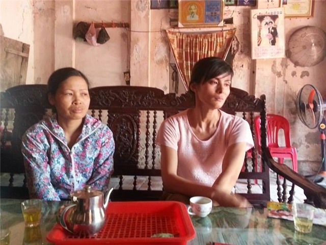 ha noi: hai be gai mat tich bi an luc chieu toi hinh anh 2