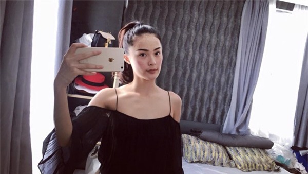 Xu hướng áo trễ vai 2016