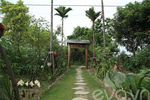 chang trai 8x bo pho ra ngoai o lam