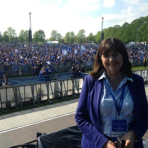 Leicester City rước cúp: Bữa đại tiệc lịch sử - 1