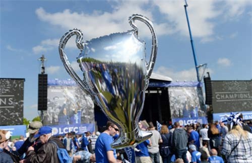 Leicester City rước cúp: Bữa đại tiệc lịch sử - 3