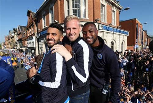 Leicester City rước cúp: Bữa đại tiệc lịch sử - 6