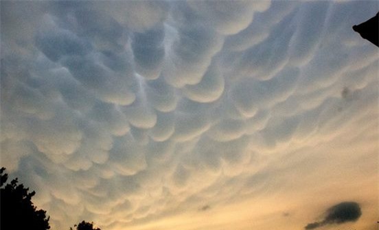 Kinh hãi với cuộn mây khổng lồ, vần vũ trên bầu trời Mỹ - Ảnh 7.