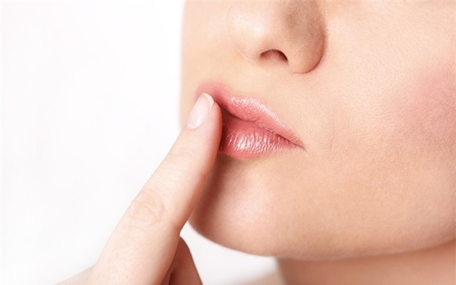 Tự làm son dưỡng môi “ngon ơ” tại nhà với 2 công thức siêu dễ