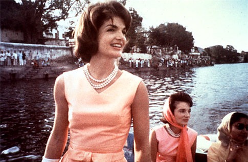 Đệ nhất phu nhân Mỹ, Hillary, Michelle, Laura Bush, công du, Obama