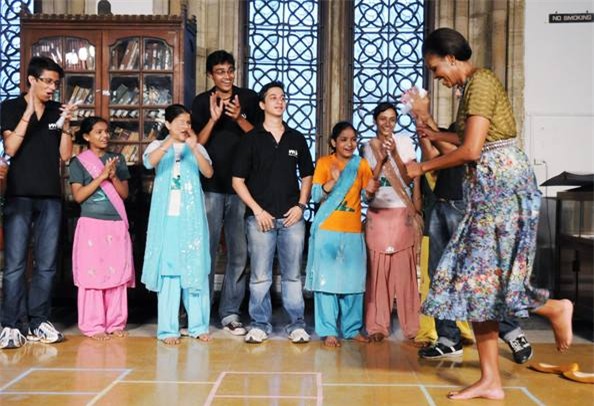 Đệ nhất phu nhân Mỹ, Hillary, Michelle, Laura Bush, công du, Obama