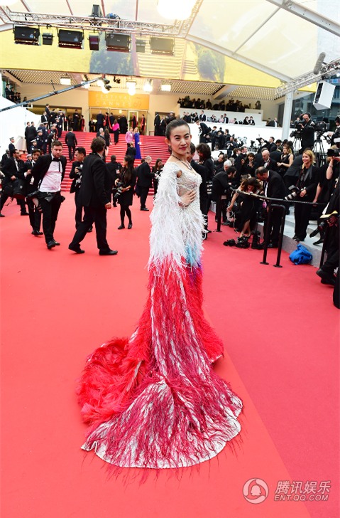 Muôn kiểu muối mặt của sao Hoa ngữ trên thảm đỏ quốc tế - Ảnh 16.