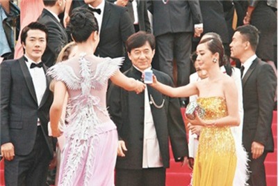 Muôn kiểu muối mặt của sao Hoa ngữ trên thảm đỏ quốc tế - Ảnh 4.