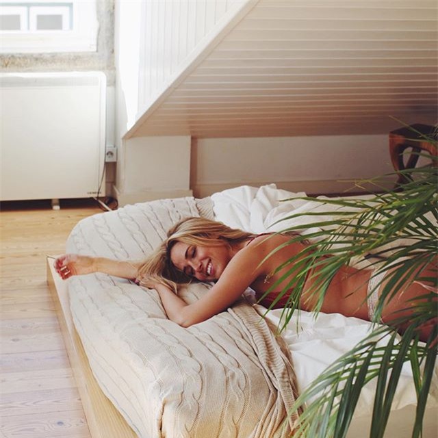 Ronaldo kín đáo hẹn hò bạn gái mới xinh như mộng - Ảnh 5.