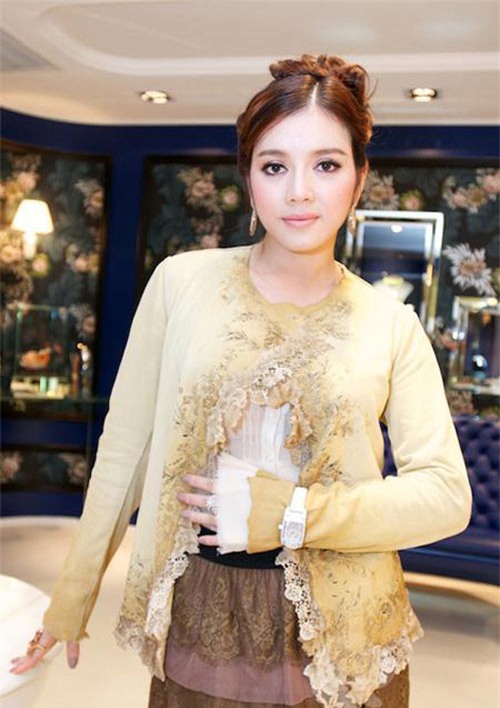 Giật mình trước sự thay đổi quá lớn của Lý Nhã Kỳ - Ảnh 3.