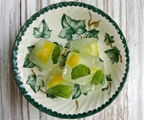 Làm trắng da siêu tốc bằng … đá lạnh!