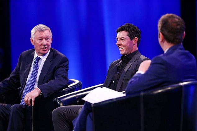 Sir Alex Ferguson: Messi chỉ chơi hay ở Barca, còn Ronaldo thì khác - Ảnh 1.