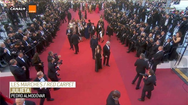 8 giây may mắn của Angela Phương Trinh trên thảm đỏ Cannes: Đừng biến nó thành cú nổ của sự ảo tưởng - Ảnh 6.