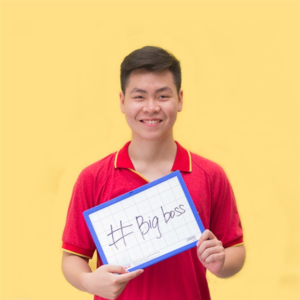 Một số các học sinh trong bộ ảnh. Bạn Nguyễn Tuấn Phong lớp 12A2