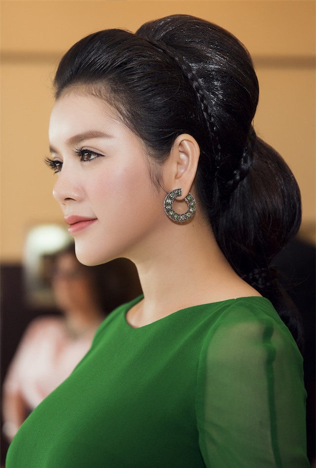 Lý Nhã Kỳ diện đầm xanh lộng lẫy trong ngày thứ 4 tại LHP Cannes - Ảnh 5.