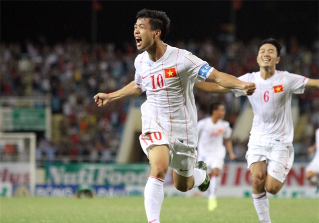 Công Phượng sẽ là Dong Fangzhuo hay Park Ji Sung mới? - Ảnh 3.