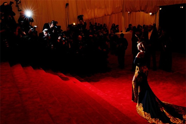 4 điều ít ai biết về tấm thảm đỏ “sang chảnh” tại các LHP Cannes - Ảnh 10.