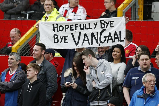 Mourinho tiếp quản MU, nhưng Van Gaal sẽ không rời Old Trafford - Ảnh 1.