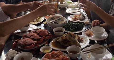 Bắt 4 du khách trả 6 triệu đồng một bữa trưa, khách du lịch, chặt chém khách du lịch