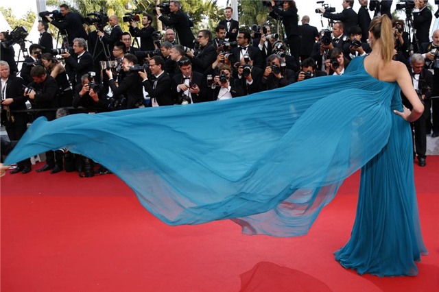 Angela Phương Trinh đạt danh hiệu nhiều sao mơ ước tại Cannes - Ảnh 4.