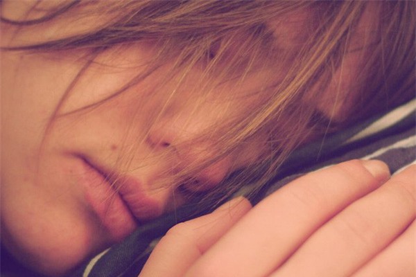 Đặt hỗn hợp này dưới lưỡi, khi ngủ dậy bạn sẽ không thấy mệt mỏi! - Ảnh 2.