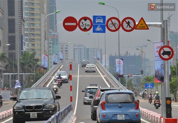 Đưa vào hoạt động cầu vượt dầm thép thứ 8 của Thủ đô - Ảnh 2.