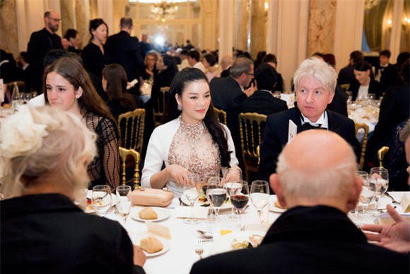 Lý Nhã Kỳ ngồi tiệc Vip tại Cannes 0