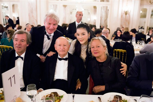 Lý Nhã Kỳ ngồi tiệc Vip tại Cannes 0