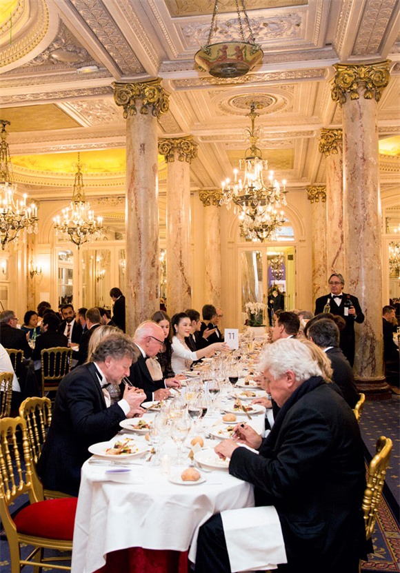 Lý Nhã Kỳ ngồi tiệc Vip tại Cannes 4