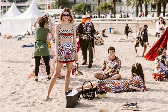 Angela Phương Trinh đột ngột xuất hiện trên Instagram của Dolce&Gabbana - Ảnh 6.