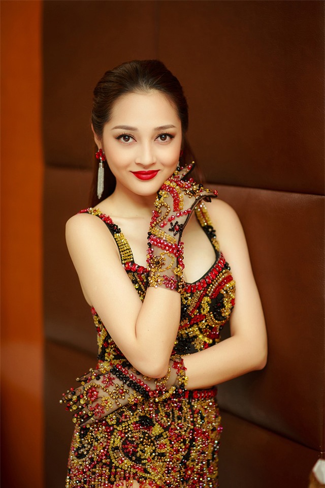 Có ít nhất 6 người phục vụ cho 1 tiết mục của Bảo Anh - Ảnh 8.