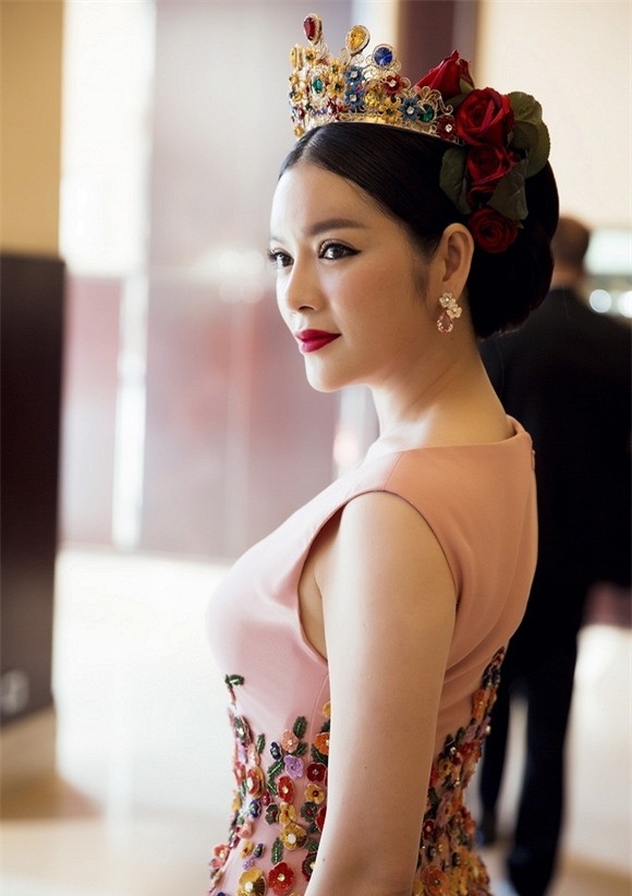 Lý Nhã Kỳ đội vương miện 7