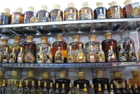 rượu thủ công, dân tự nấu, rượu chính thức, rượu không chính thức, thất thu thuế, không dán tem, ngân sách, không quản lý, thả nổi