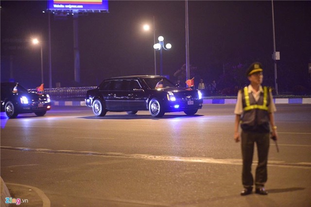 Doan xe dac chung don Tong thong Obama tai Ha Noi hinh anh 16