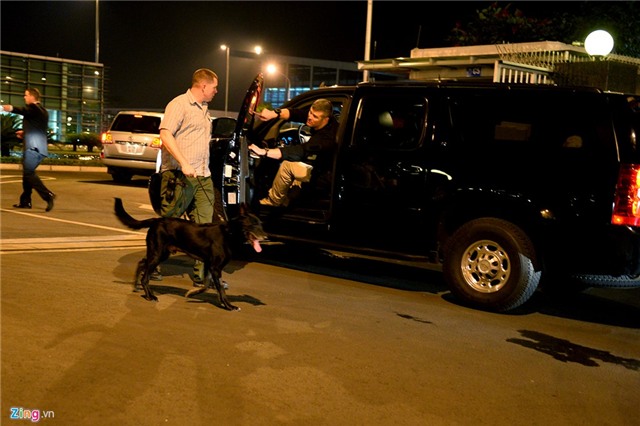 Doan xe dac chung don Tong thong Obama tai Ha Noi hinh anh 3