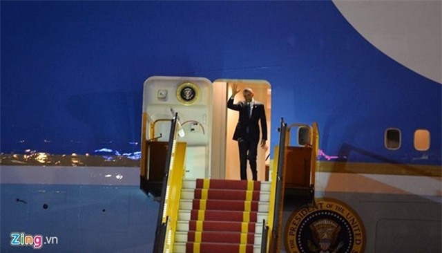 Dan mang cap nhat tung phut Tong thong Obama den Viet Nam hinh anh 1