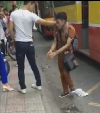 Soái ca trấn áp kẻ móc trộm iPhone 6S ở bến xe bus Hà Nội khiến nhiều người ngưỡng mộ - Ảnh 3.