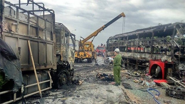 vu tai nan 12 nguoi chet: chiec xe may “bi an” o hien truong hinh anh 1