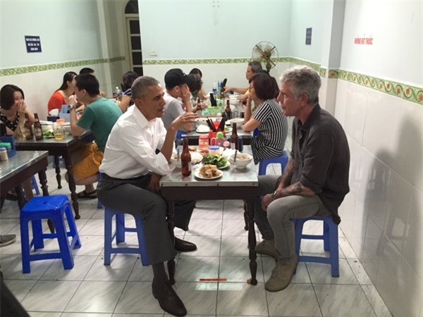 hinh anh obama an bun cha o ha noi tran ngap tren bao nuoc ngoai hinh anh 2