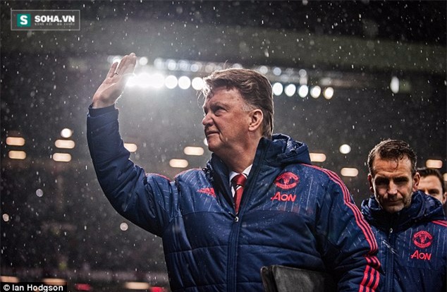 Khi người Man United thái độ lạ với Van Gaal - Ảnh 4.