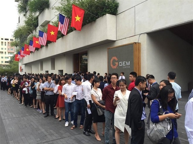 Hang tram nguoi xep hang cho Tong thong Obama hinh anh 1