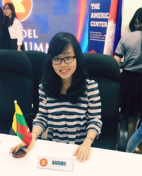 Nữ sinh Nguyễn Hải Hường muốn đặt liền 2 câu hỏi tới Tổng thống Obama nếu có cơ hội.
