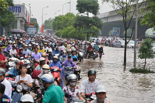 Ha Noi ngap sau sau con mua lon nhat tu dau nam hinh anh 1