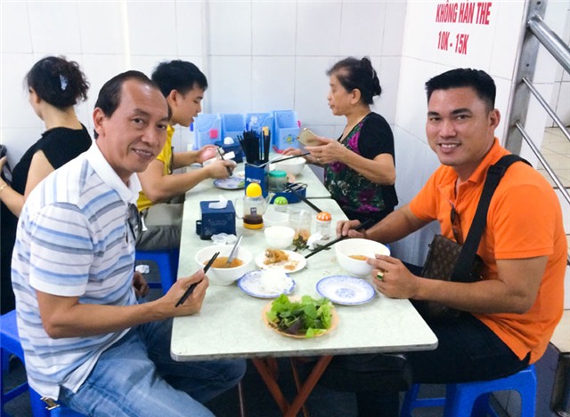 Obama, Obama đến Việt Nam, Tổng thống Mỹ, bún chả, chủ quán, phục vụ